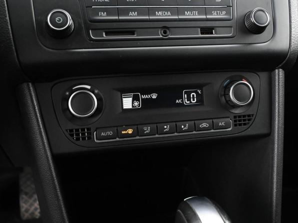 Volkswagen Polo V Рестайлинг с пробегом 2016 года, цена 1 249 000 рублей, 78091 км, седан, Автокод Объявления