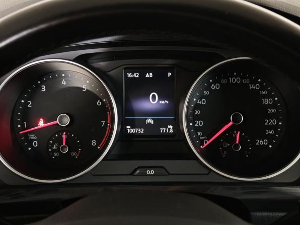 Volkswagen Tiguan II Рестайлинг с пробегом 2021 года, цена 2 400 000 рублей, 100730 км, внедорожник, Автокод Объявления