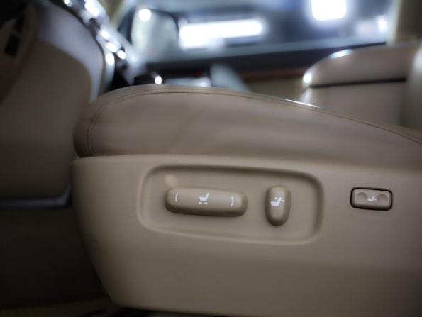 Toyota Land Cruiser 200 Series Рестайлинг 1 с пробегом 2013 года, цена 3 599 000 рублей, 234153 км, внедорожник, Автокод Объявления