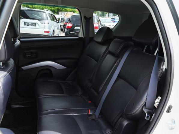 Mitsubishi Outlander II Рестайлинг с пробегом 2010 года, цена 1 229 000 рублей, 219961 км, внедорожник, Автокод Объявления