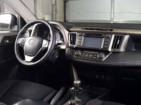 Toyota RAV4 IV (XA40) с пробегом 2015 года, цена 1 829 997 рублей, 214058 км, внедорожник, Автокод Объявления
