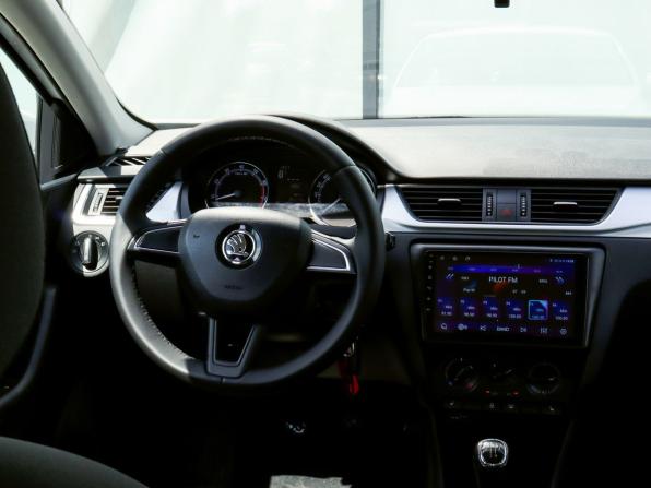 Skoda Rapid I Рестайлинг с пробегом 2018 года, цена 925 000 рублей, 202000 км, лифтбек, Автокод Объявления