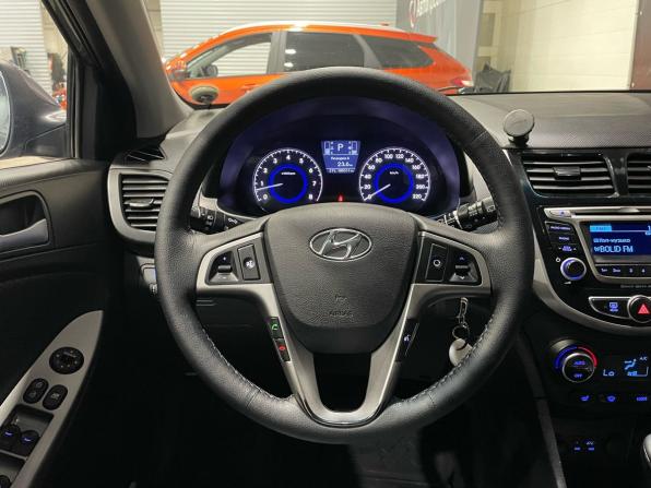 Hyundai Solaris I Рестайлинг с пробегом 2016 года, цена 1 025 000 рублей, 105307 км, хэтчбек, Автокод Объявления