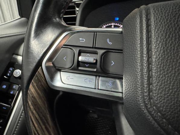 Toyota Land Cruiser 300 Series с пробегом 2022 года, цена 10 500 000 рублей, 64826 км, внедорожник, Автокод Объявления