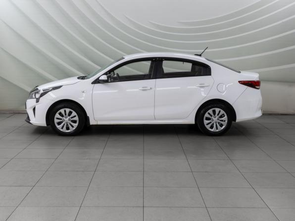 Kia Rio IV Рестайлинг с пробегом 2021 года, цена 1 198 000 рублей, 75024 км, седан, Автокод Объявления