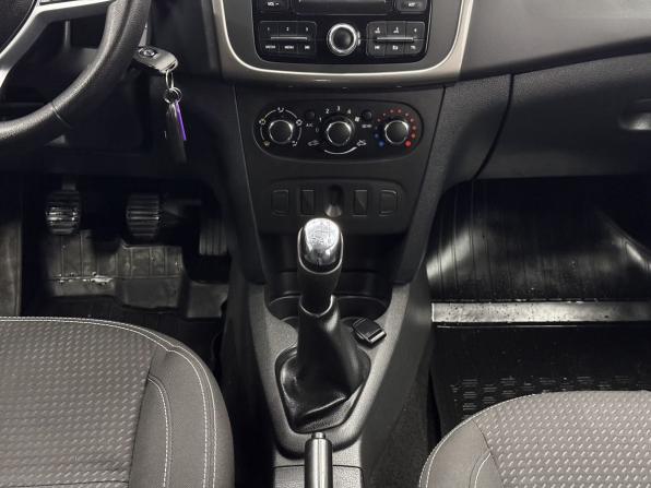 Renault Logan II Рестайлинг с пробегом 2022 года, цена 1 074 000 рублей, 117563 км, седан, Автокод Объявления