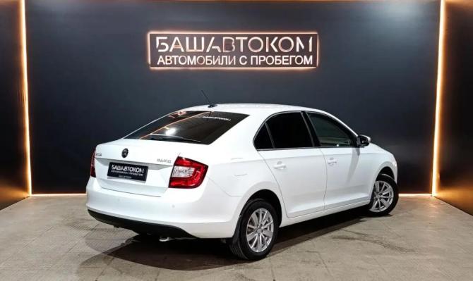 Skoda Rapid I Рестайлинг с пробегом 2017 года, цена 1 349 000 рублей, 65708 км, лифтбек, Автокод Объявления