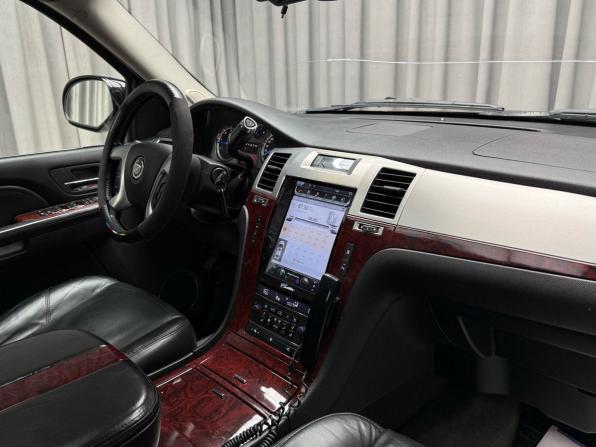 Cadillac Escalade III с пробегом 2008 года, цена 2 199 000 рублей, 151000 км, внедорожник, Автокод Объявления