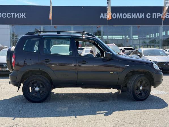 Chevrolet Niva I Рестайлинг с пробегом 2017 года, цена 639 000 рублей, 63000 км, внедорожник, Автокод Объявления