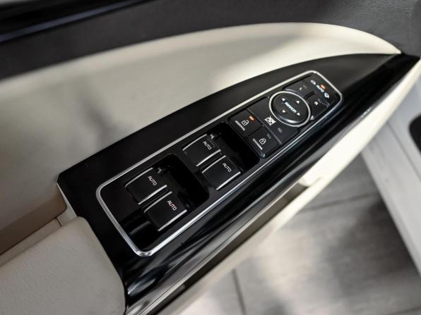 Kia Quoris I с пробегом 2013 года, цена 1 695 000 рублей, 149877 км, седан, Автокод Объявления
