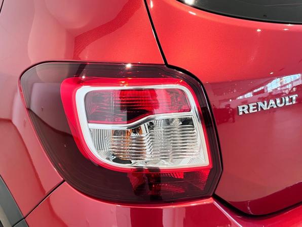 Renault Sandero II с пробегом 2017 года, цена 980 000 рублей, 136082 км, хэтчбек, Автокод Объявления