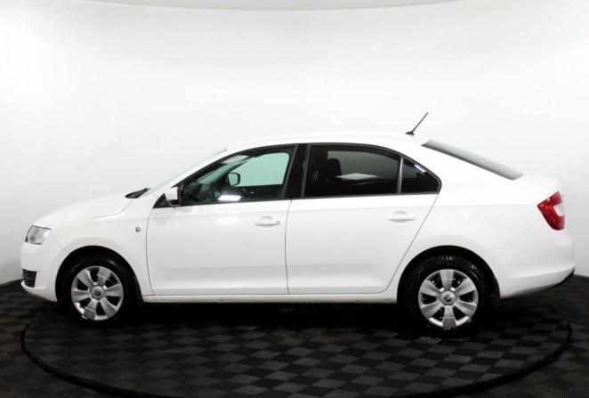 Skoda Rapid I с пробегом 2016 года, цена 900 000 рублей, 216810 км, лифтбек, Автокод Объявления