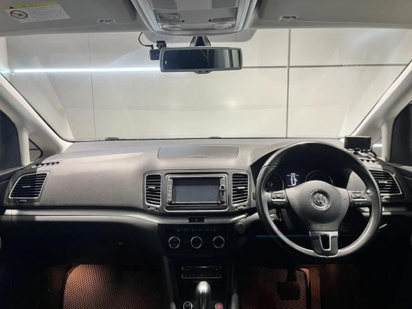 Volkswagen Sharan II с пробегом 2013 года, цена 1 450 000 рублей, 64062 км, минивэн, Автокод Объявления