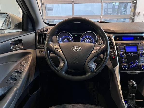 Hyundai Sonata VI (YF) с пробегом 2010 года, цена 860 000 рублей, 262012 км, седан, Автокод Объявления