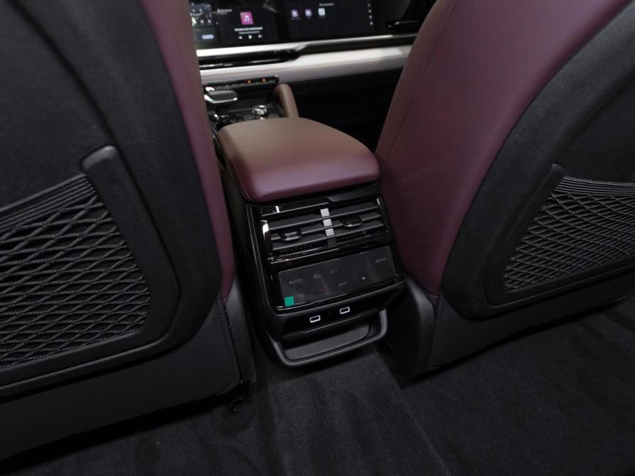Geely Monjaro I Москва  - изображение 15