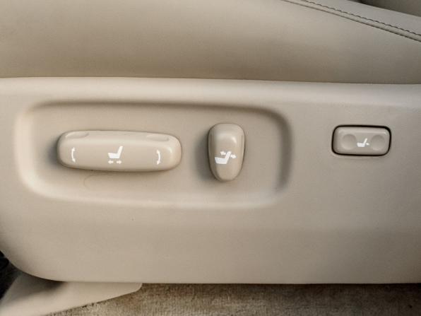Toyota Land Cruiser 200 Series Рестайлинг 1 с пробегом 2012 года, цена 3 880 000 рублей, 235050 км, внедорожник, Автокод Объявления