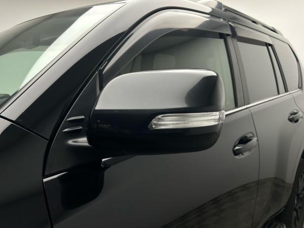 Toyota Land Cruiser Prado 150 Series Рестайлинг 2 с пробегом 2019 года, цена 3 999 000 рублей, 259751 км, внедорожник, Автокод Объявления