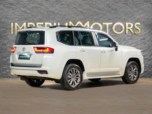 Новый Toyota Land Cruiser 300 Series 2026 года, цена 14 600 000 рублей, внедорожник, Автокод Объявления