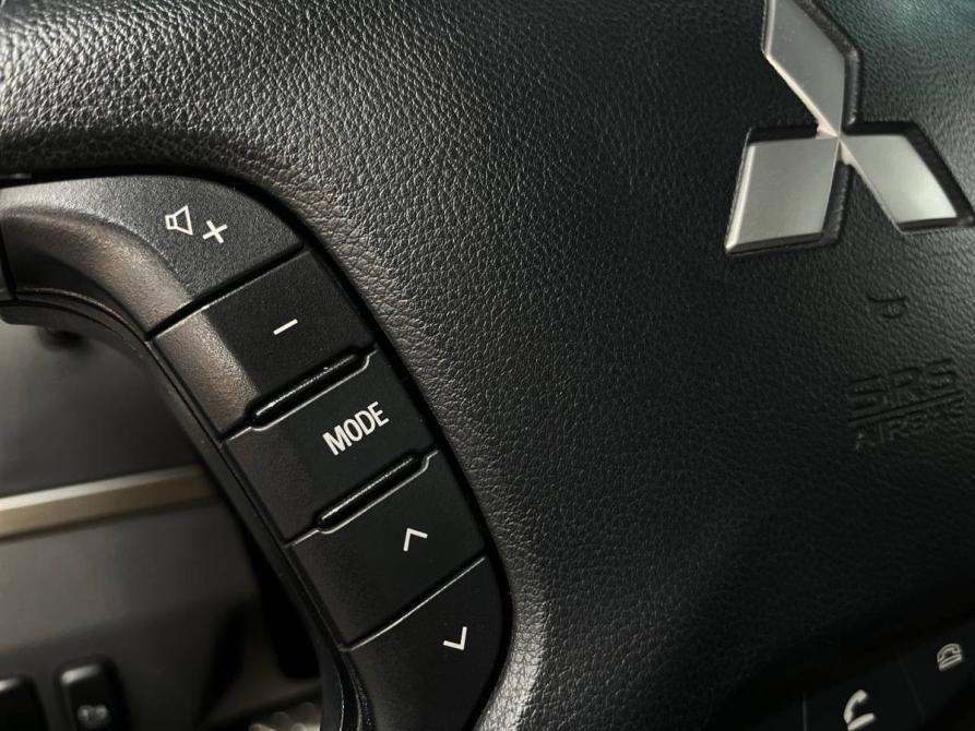 Mitsubishi Pajero IV Рестайлинг 1 Ростов-на-Дону  - изображение 9
