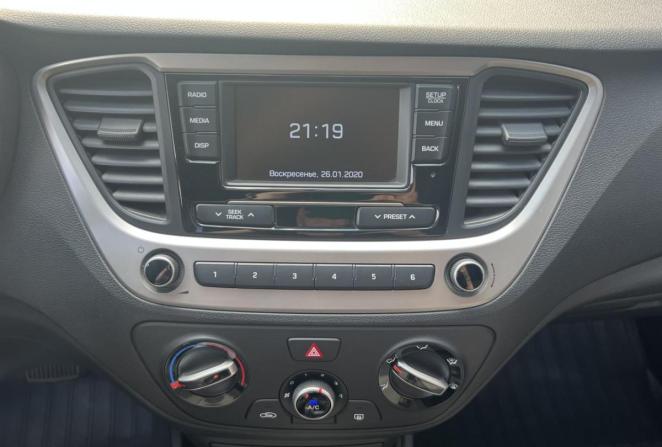 Hyundai Solaris II с пробегом 2017 года, цена 1 260 000 рублей, 74216 км, седан, Автокод Объявления