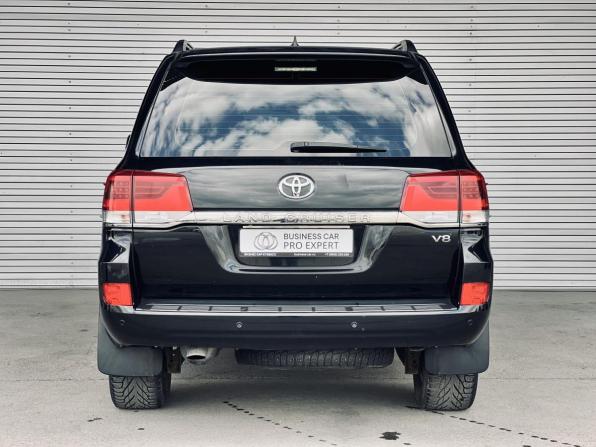 Toyota Land Cruiser 200 Series Рестайлинг 2 с пробегом 2016 года, цена 6 250 000 рублей, 170932 км, внедорожник, Автокод Объявления