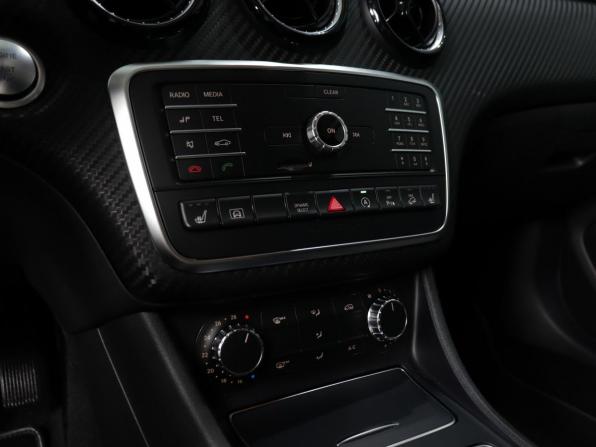 Mercedes-Benz GLA I (X156) Рестайлинг с пробегом 2018 года, цена 2 250 000 рублей, 93000 км, внедорожник, Автокод Объявления