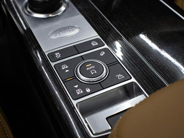 Land Rover Range Rover IV Рестайлинг с пробегом 2020 года, цена 10 998 000 рублей, 76266 км, внедорожник, Автокод Объявления