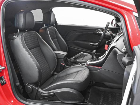 Opel Astra J Рестайлинг с пробегом 2012 года, цена 949 000 рублей, 200956 км, хэтчбек, Автокод Объявления
