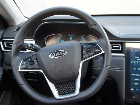 JAC J7 I с пробегом 2023 года, цена 1 299 000 рублей, 37000 км, лифтбек, Автокод Объявления