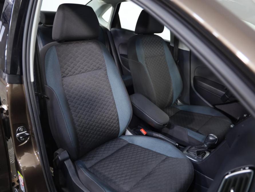 Volkswagen Polo V Рестайлинг Санкт-Петербург  - изображение 20