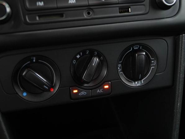 Volkswagen Polo V с пробегом 2015 года, цена 867 077 рублей, 140954 км, седан, Автокод Объявления
