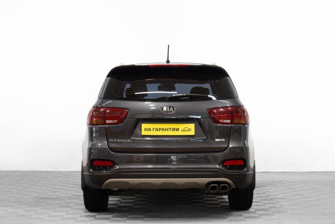 Kia Sorento II Рестайлинг с пробегом 2018 года, цена 2 449 000 рублей, 110000 км, внедорожник, Автокод Объявления