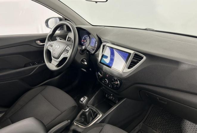 Hyundai Solaris II с пробегом 2018 года, цена 1 300 000 рублей, 132742 км, седан, Автокод Объявления