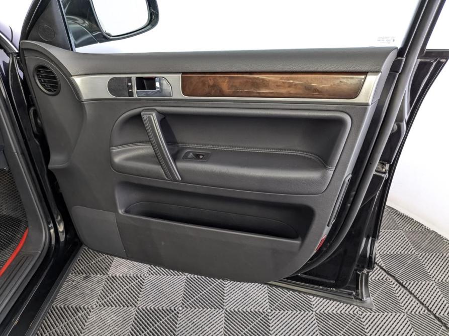 Volkswagen Touareg I Рестайлинг Москва  - изображение 25