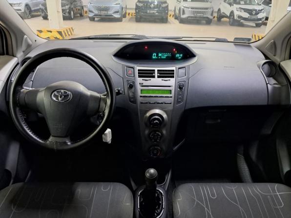 Toyota Yaris II с пробегом 2009 года, цена 375 000 рублей, 179498 км, хэтчбек, Автокод Объявления