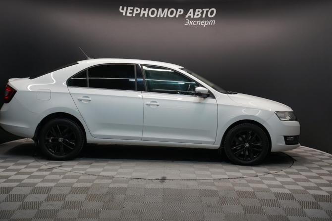 Skoda Rapid I Рестайлинг с пробегом 2018 года, цена 1 640 000 рублей, 98000 км, лифтбек, Автокод Объявления