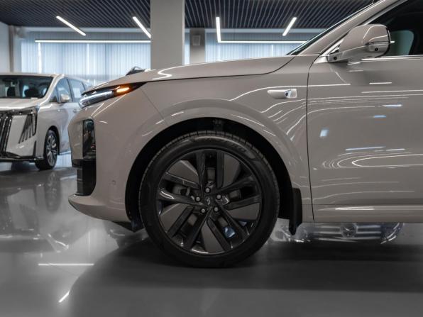 Li Auto (Lixiang) L6 с пробегом 2024 года, цена 5 440 000 рублей, 48096 км, внедорожник, Автокод Объявления