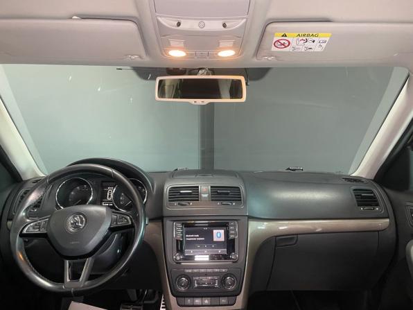 Skoda Yeti I Рестайлинг с пробегом 2015 года, цена 1 199 000 рублей, 152949 км, внедорожник, Автокод Объявления