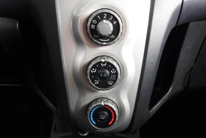 Toyota Yaris II с пробегом 2008 года, цена 499 000 рублей, 154000 км, хэтчбек, Автокод Объявления