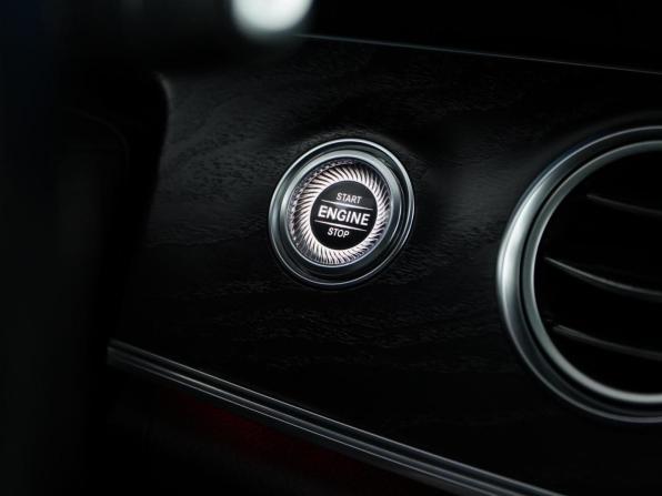 Mercedes-Benz E-Класс V (W213 S213 C238) с пробегом 2017 года, цена 3 049 999 рублей, 158209 км, седан, Автокод Объявления