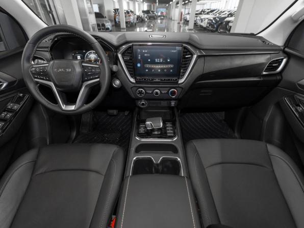 Isuzu D-Max III с пробегом 2025 года, цена 5 050 000 рублей, 50 км, пикап, Автокод Объявления