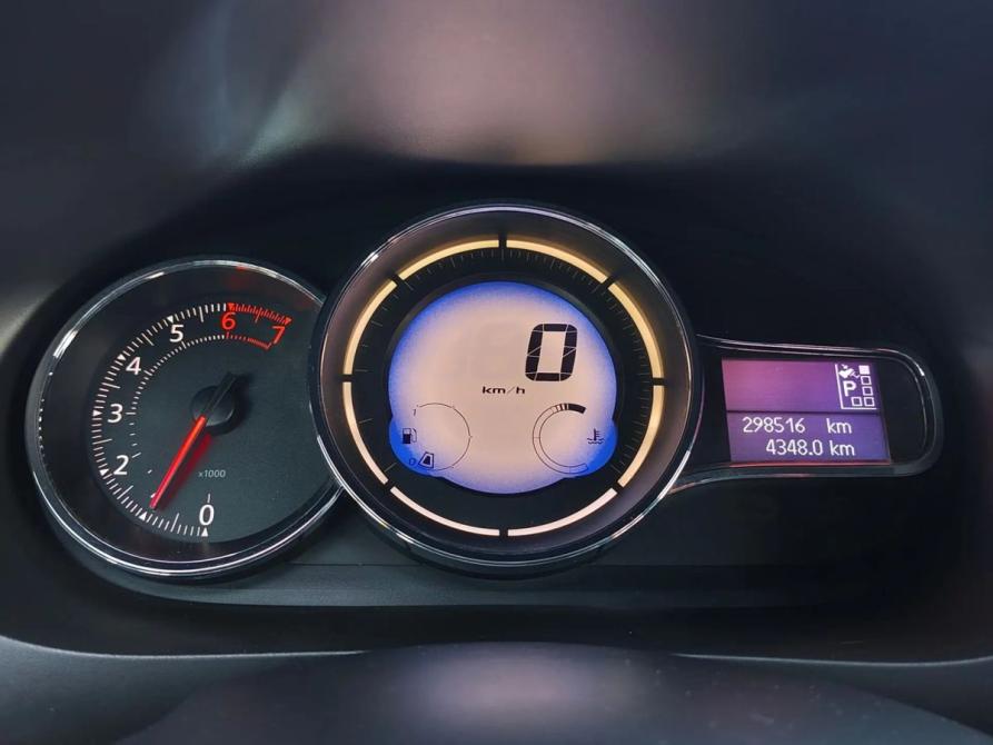 Renault Fluence I Рестайлинг Санкт-Петербург  - изображение 11