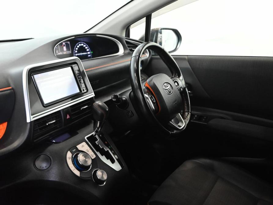 Toyota Sienta II Екатеринбург  - изображение 10