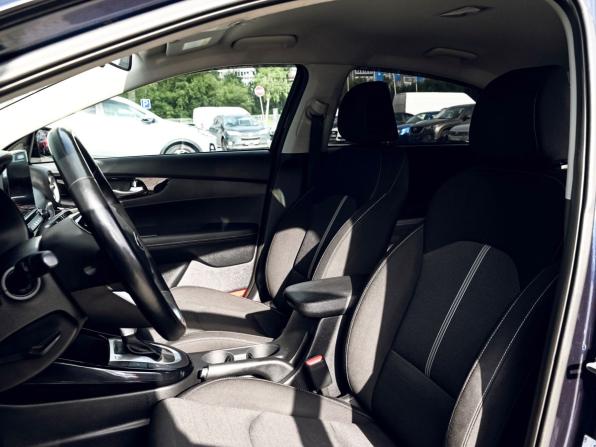 Kia Cerato IV Рестайлинг с пробегом 2021 года, цена 2 099 000 рублей, 84471 км, седан, Автокод Объявления