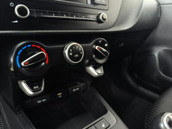 Kia Rio IV Рестайлинг с пробегом 2021 года, цена 1 462 690 рублей, 120000 км, хэтчбек, Автокод Объявления