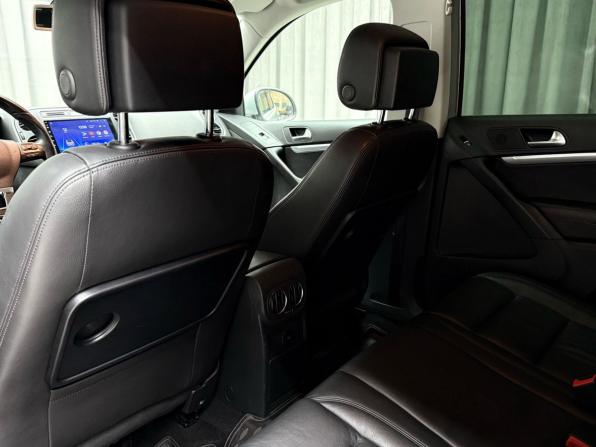 Volkswagen Tiguan I Рестайлинг с пробегом 2013 года, цена 1 799 000 рублей, 100049 км, внедорожник, Автокод Объявления