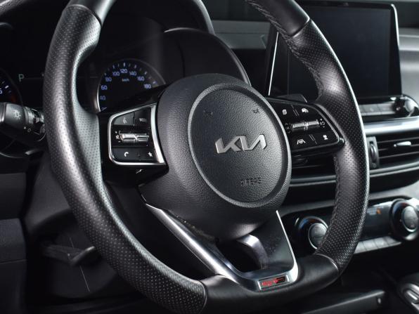 Kia Cerato IV с пробегом 2022 года, цена 2 554 995 рублей, 63200 км, седан, Автокод Объявления