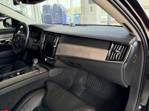 Volvo S90 II Рестайлинг с пробегом 2021 года, цена 4 195 900 рублей, 88625 км, седан, Автокод Объявления
