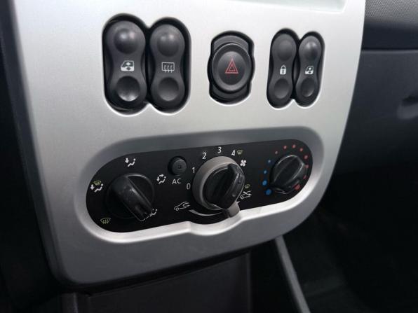 Renault Sandero I с пробегом 2011 года, цена 609 000 рублей, 206623 км, хэтчбек, Автокод Объявления