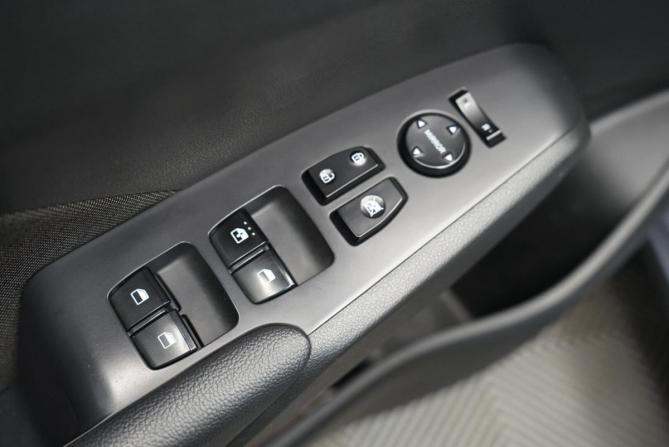 Hyundai Solaris II с пробегом 2017 года, цена 1 270 000 рублей, 149500 км, седан, Автокод Объявления